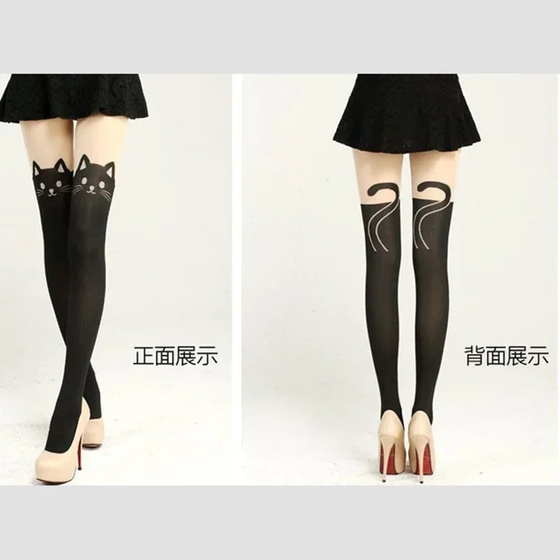 Calcetines altos de seda con estampado de gato negro para mujer.